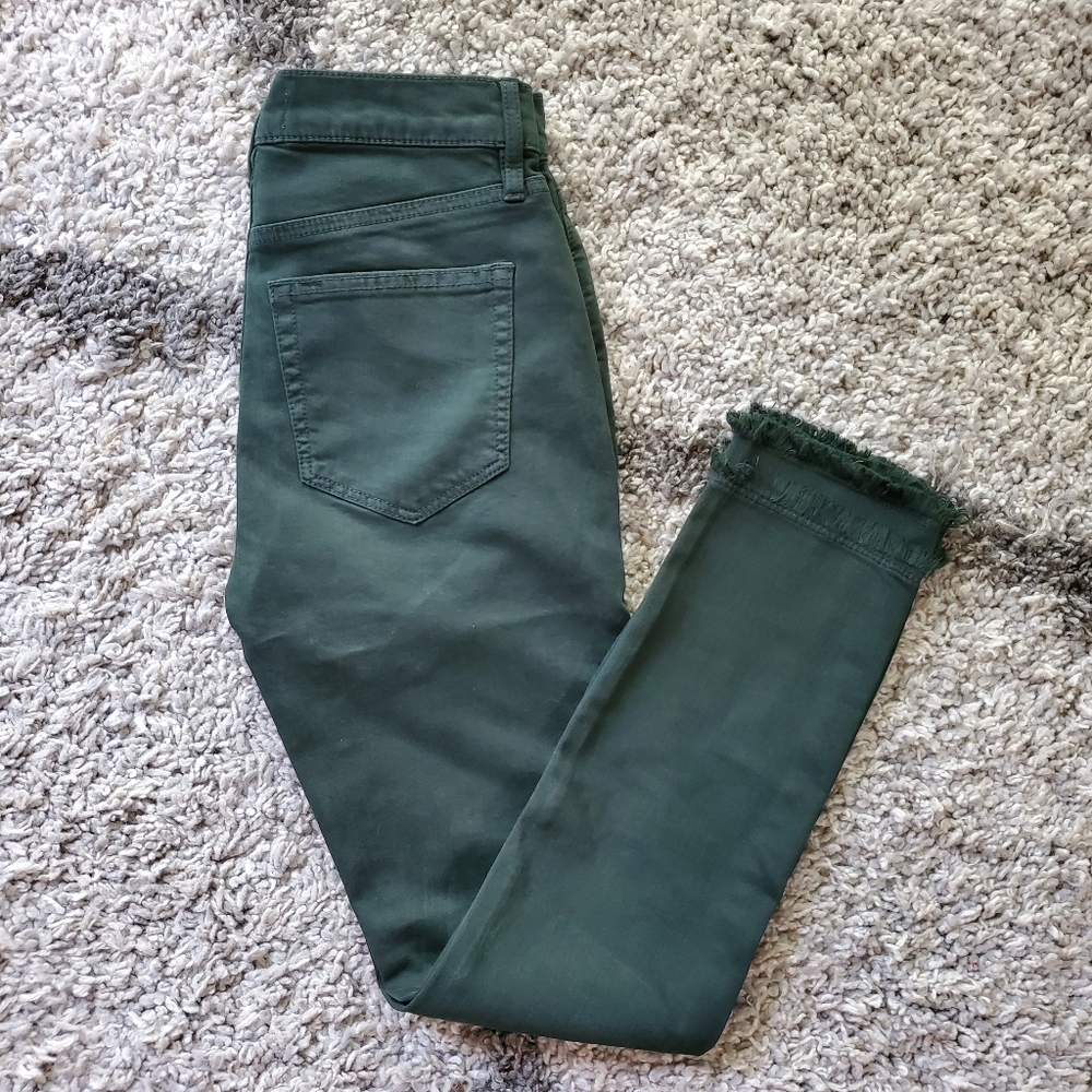 NWT LOFT Modern Double Frayed Skinny Crop Jeans